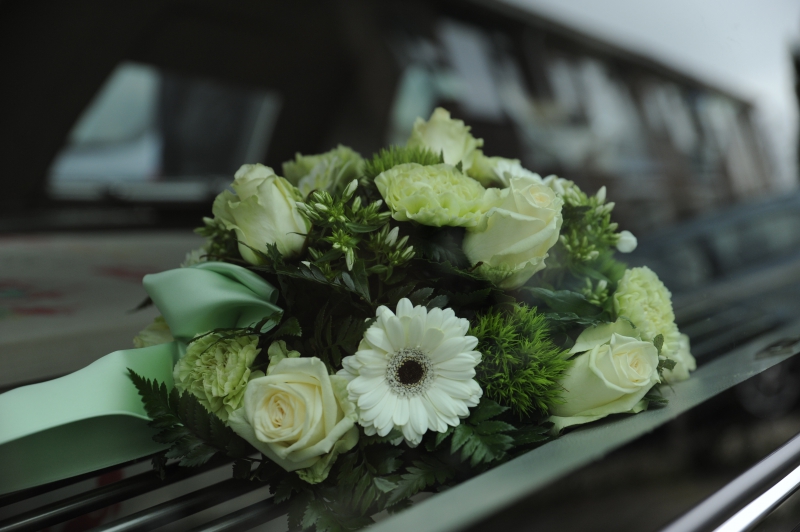 funeraire-SEILLANS-min_flowers-4839339